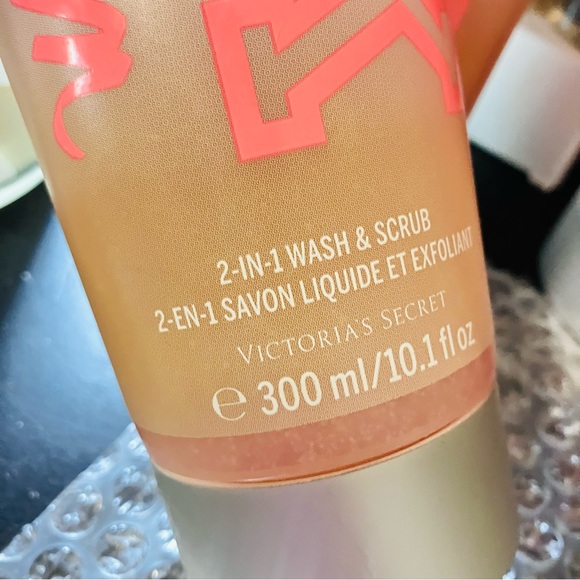 VS PINK 3-n-1 FRESH & CLEAN Body Scrub Wash Bundle NWT - Picture 10 of 11